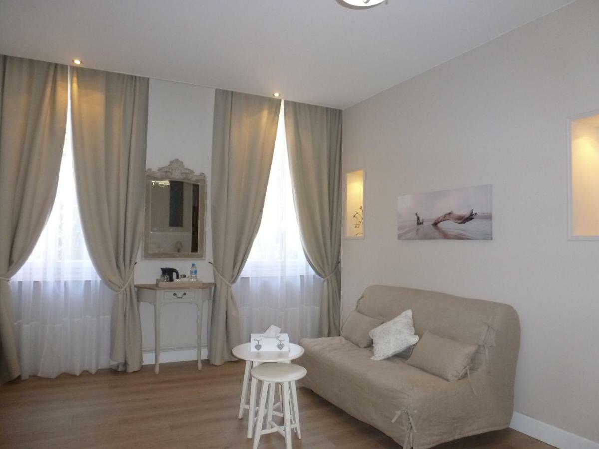 La Maison Du Poelon Hotell Labarthe-sur-Leze Exteriör bild