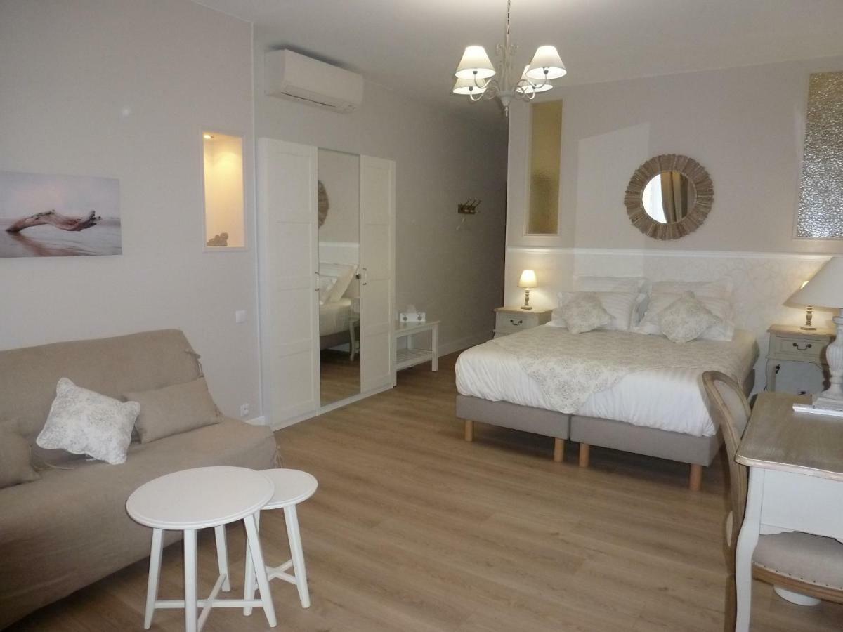 La Maison Du Poelon Hotell Labarthe-sur-Leze Exteriör bild