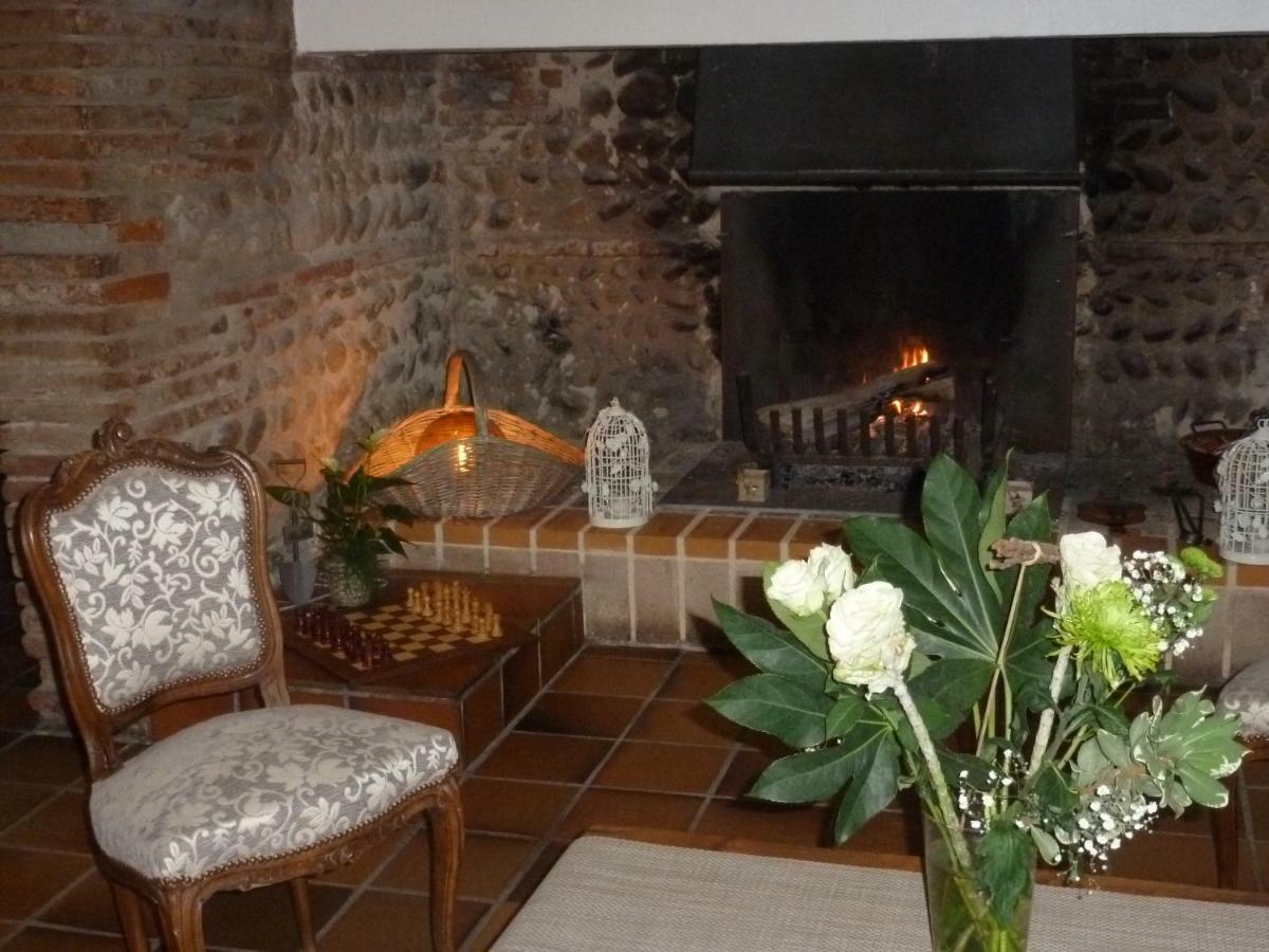 La Maison Du Poelon Hotell Labarthe-sur-Leze Exteriör bild
